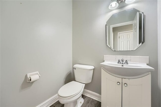Building Photo - 2478 Saluda Dr NW