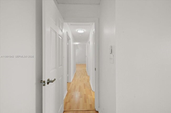 Building Photo - 2560 Bass Way