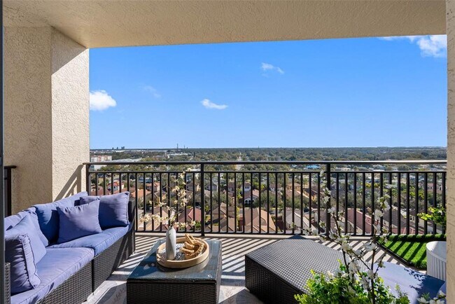 Building Photo - 5823 Bowen Daniel Dr