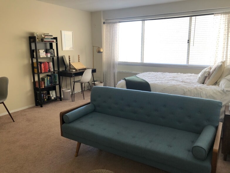 Building Photo - 5500 Friendship Blvd