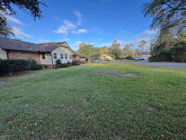 Building Photo - 7140 Beech Rdg Trl