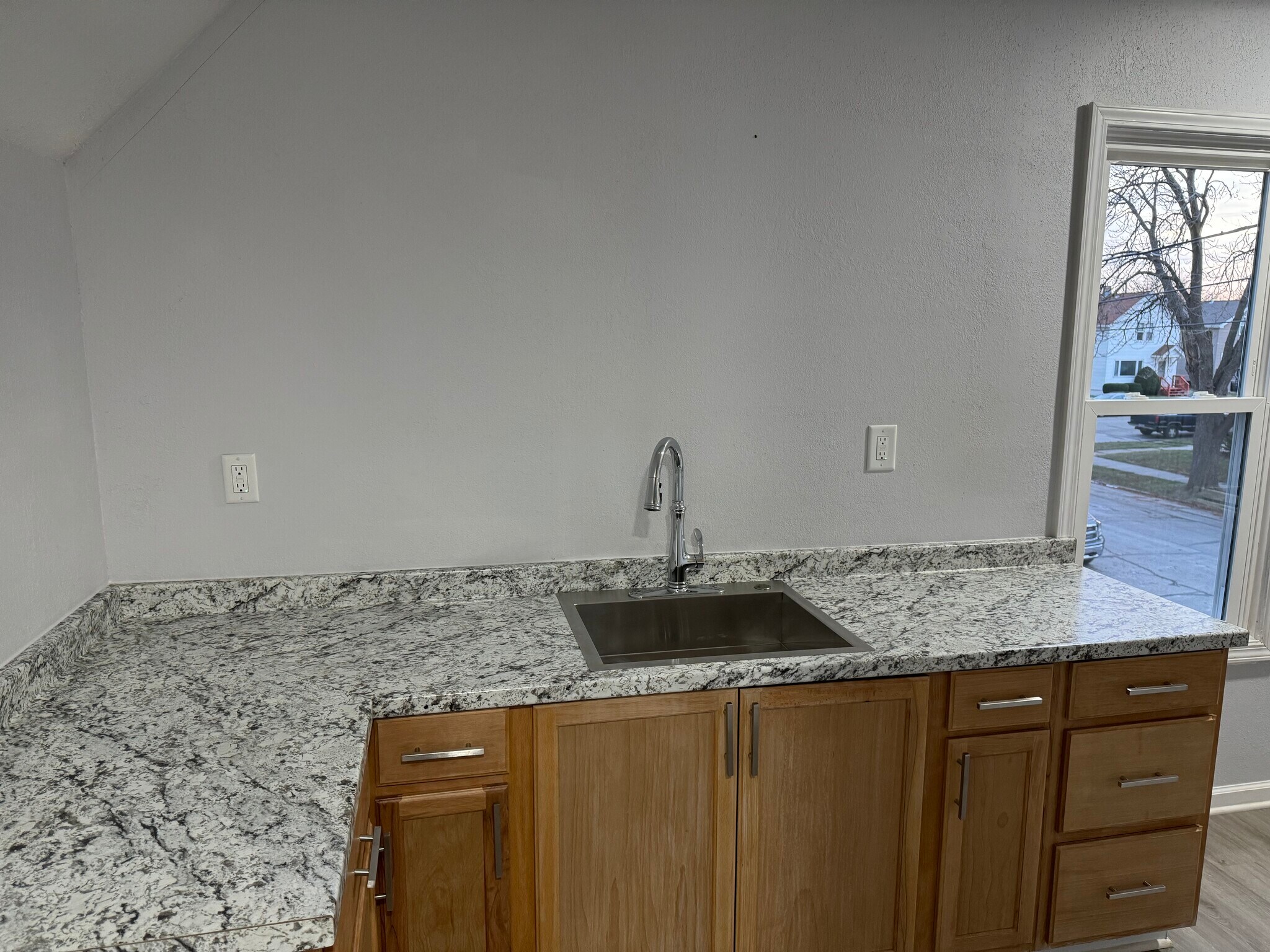 Building Photo - 921 S 16th St