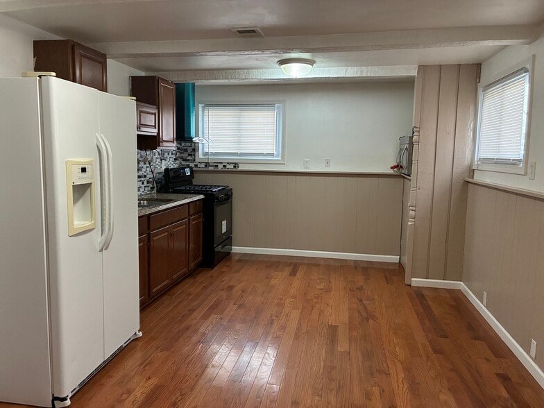 Building Photo - 2758 Pall Mall Dr