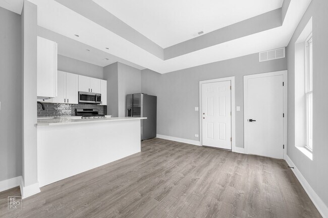 Building Photo - 1035 N Washtenaw Ave