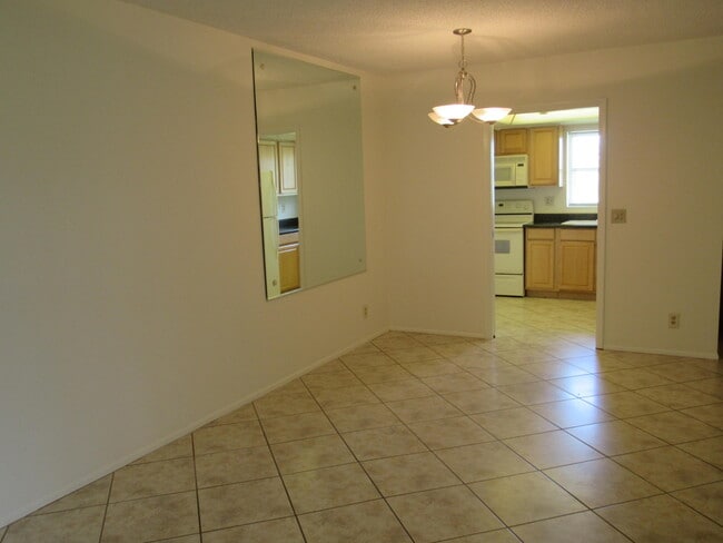 Building Photo - 2679 Emory Dr E