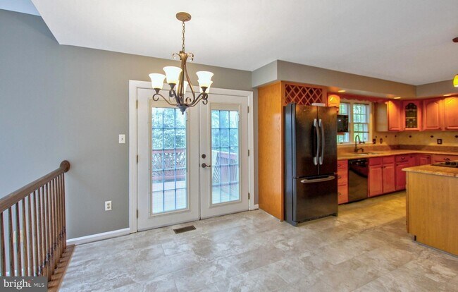 Building Photo - 18414 Garner Ln