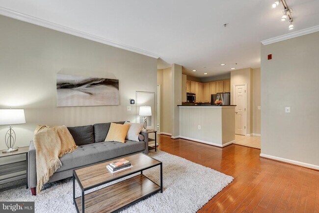 Building Photo - 2465 Army Navy Dr