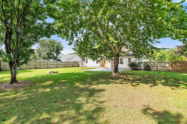 Building Photo - 403 Arabian Ln