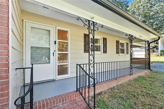 Building Photo - 4850 Ellen Ave