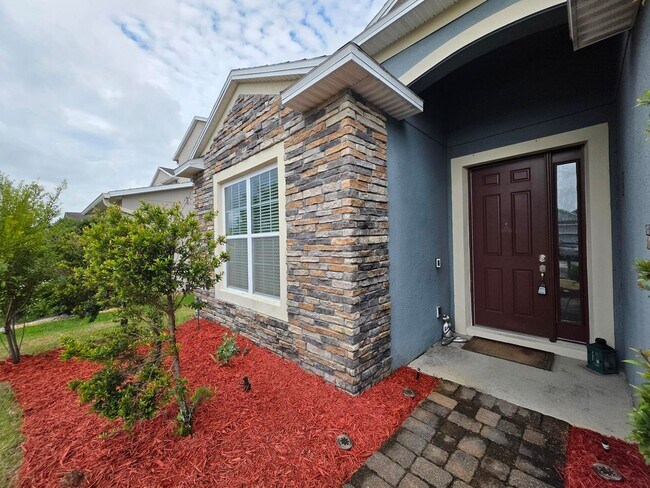 Building Photo - Gorgeous 4-Bedroom, 3-Bathroom Home in Providence