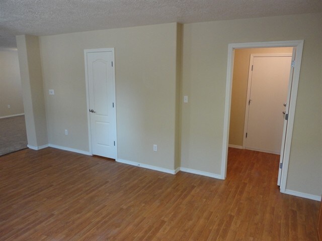 Building Photo - 1232 Maple Meadows Dr NE