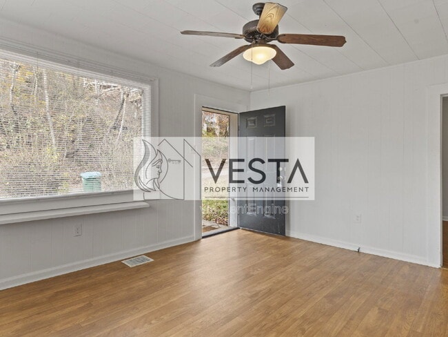 Building Photo - 118 Pine Hill Dr