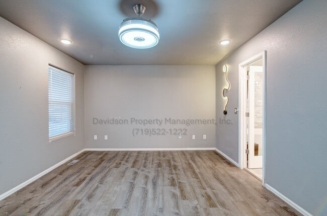 Building Photo - Gorgeous 4 Bedroom House in East Fountain Valley