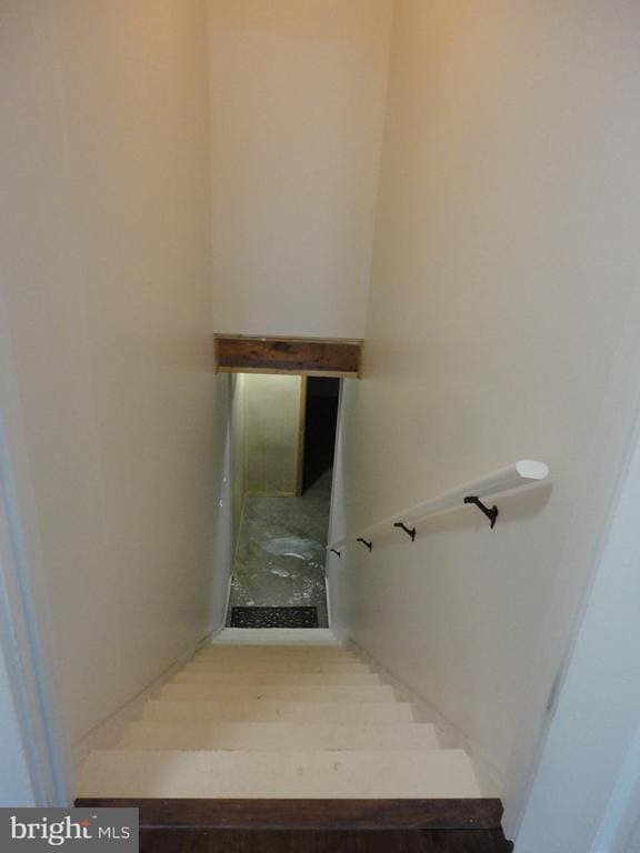 Building Photo - 814 Rustic Ln