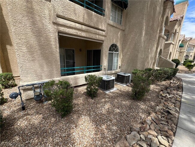 Building Photo - 2251 Wigwam Pkwy