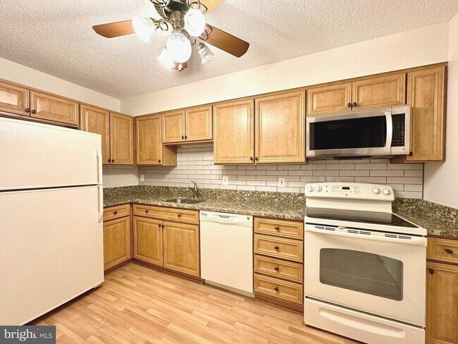 Building Photo - 3310 N Leisure World Blvd