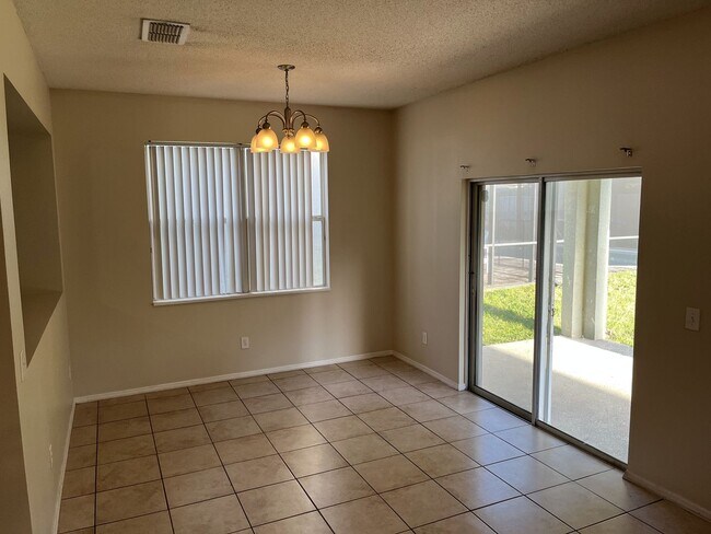 Building Photo - Single family home with lawncare included