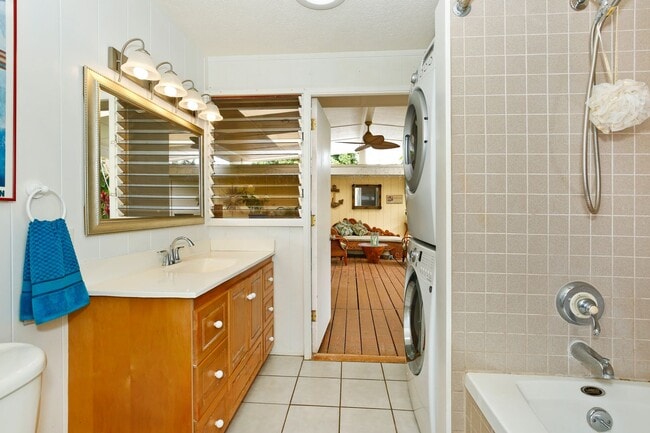 Building Photo - Pet Friendly Kailua Home with Pool, Waterf...