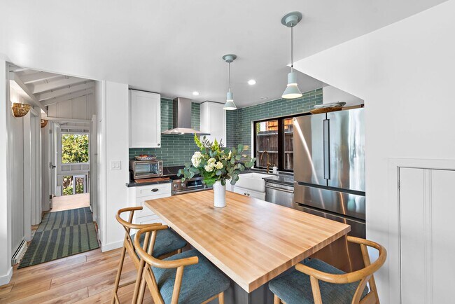 Building Photo - Woods Cove Ocean View Apartment