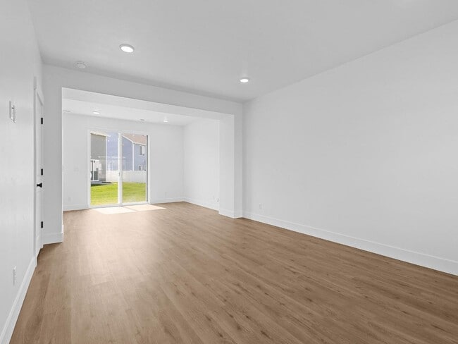 Building Photo - 2986 Sydney Dr