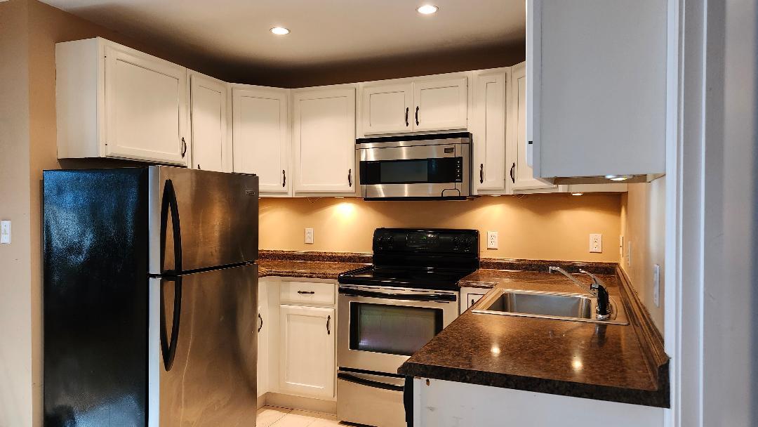 stainless steel appliances - 59 Prospect St