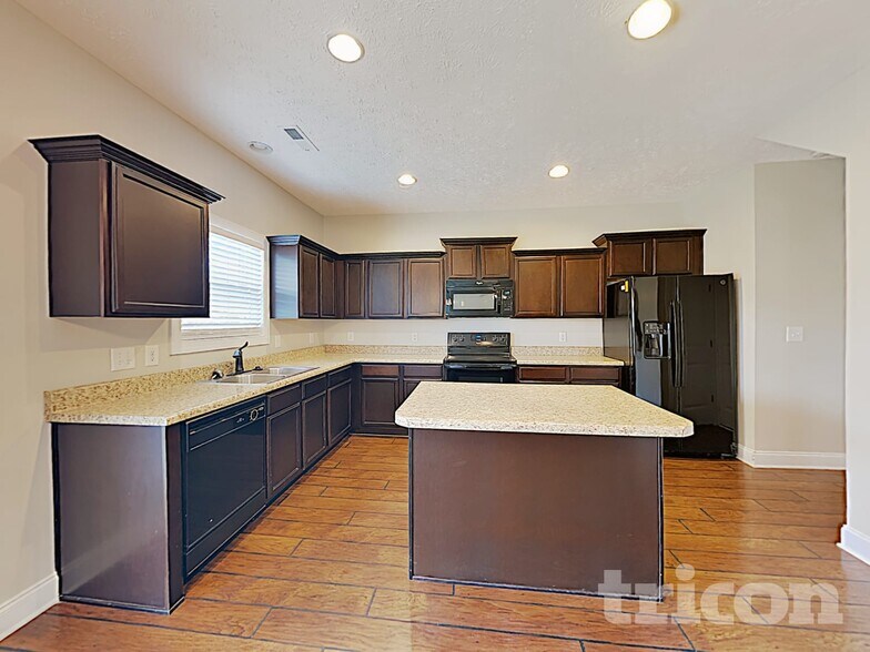 Building Photo - 1257 Morstead Dr