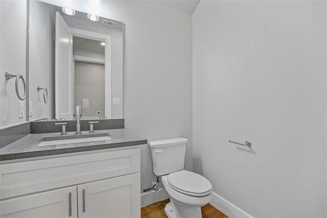Building Photo - 5016 Villas Dr