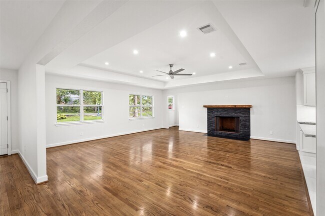 Building Photo - 4014 Tilson Ln