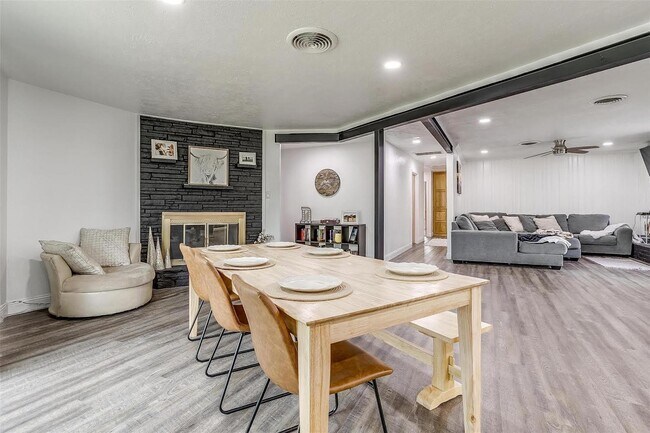 Building Photo - 8328 Tucson Trl
