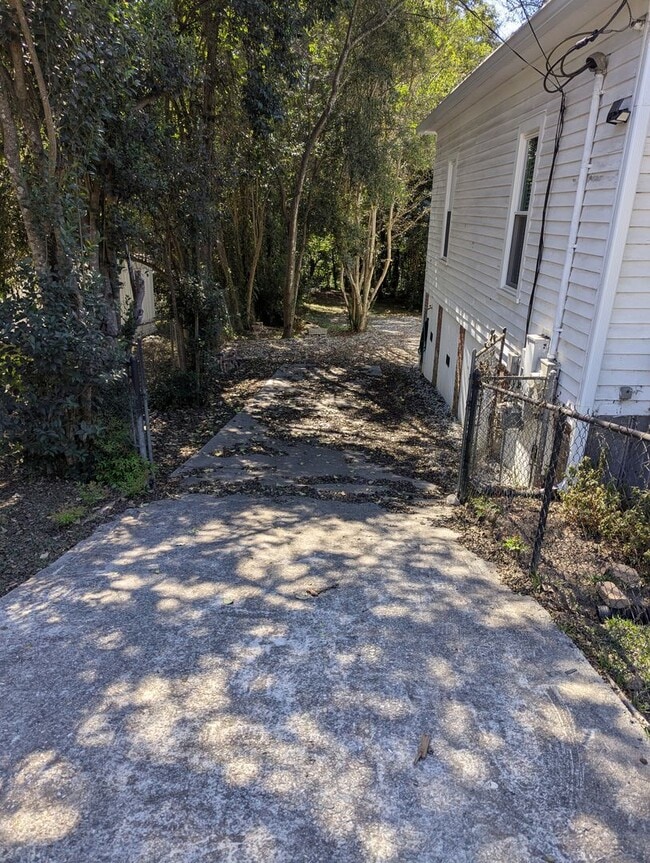 Building Photo - Totally Remodeled 2 Bedroom 1 Bath House-Furnished or Unfurnished ! Coming SOON!