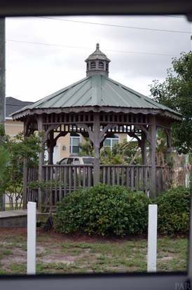 Building Photo - 1223 Redwood Ln