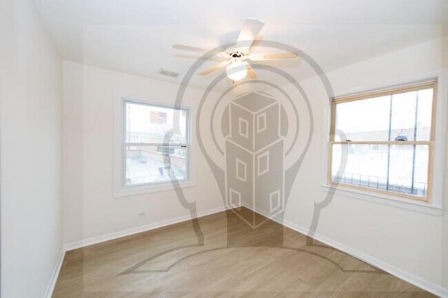 Building Photo - 2 bedroom in CHICAGO IL 60641