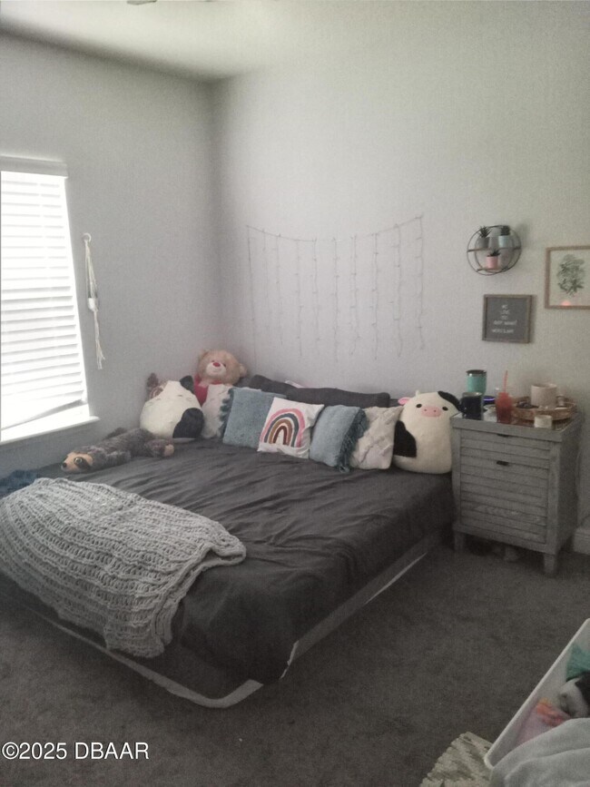 Building Photo - 5400 Hutchinson St