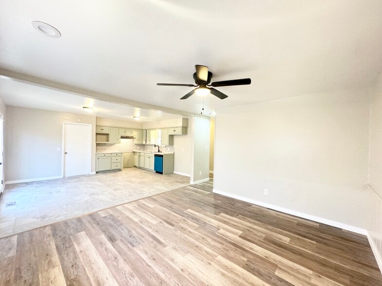 Building Photo - 1321 Beechwood Dr