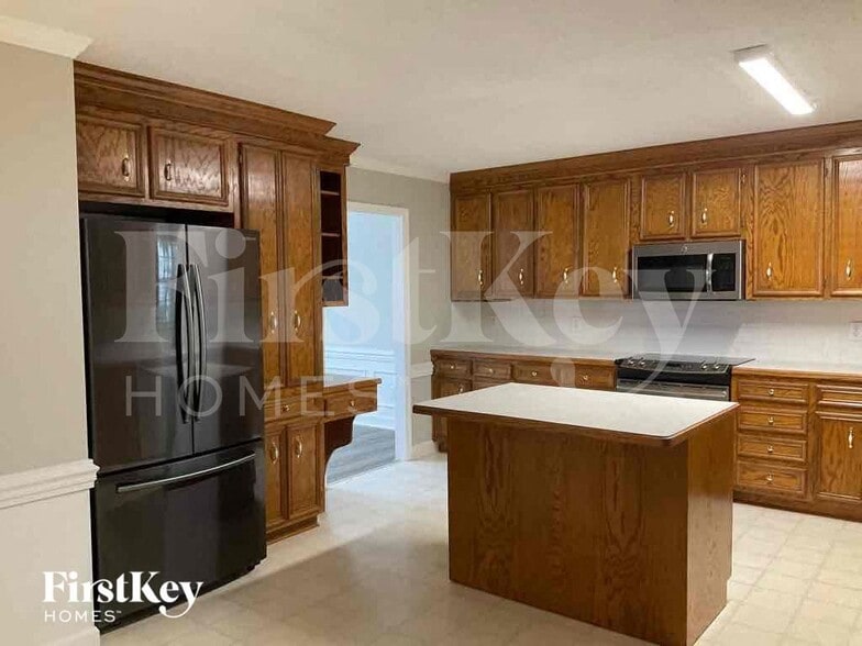 Building Photo - 110 Longbridge Dr