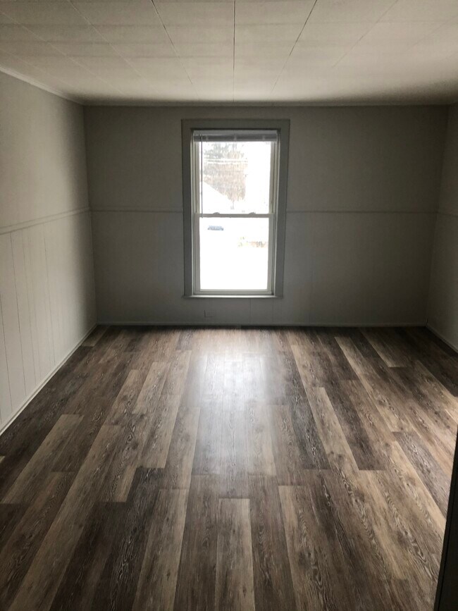 Bedroom2 - 112 W 1st St S