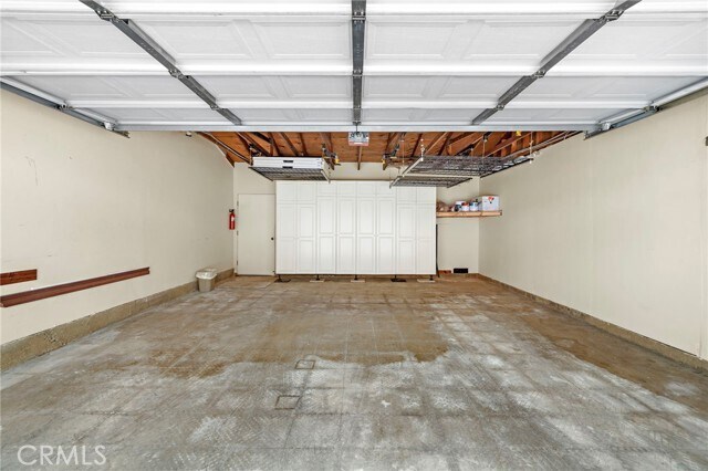 Building Photo - 31654 W Nine Dr
