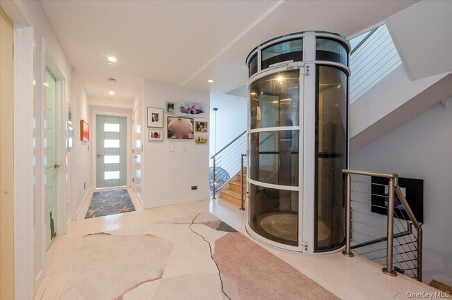 Building Photo - 11 Michigan St