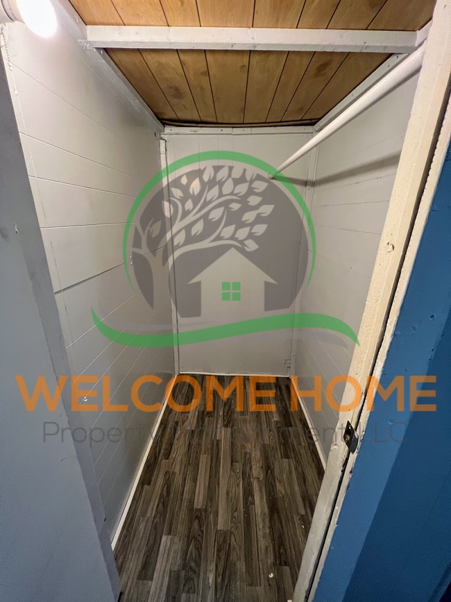 Building Photo - Salem St