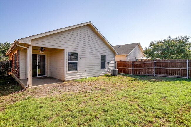 Building Photo - Amazing Rental Home- 3 Bed, 2 Bath Home in...