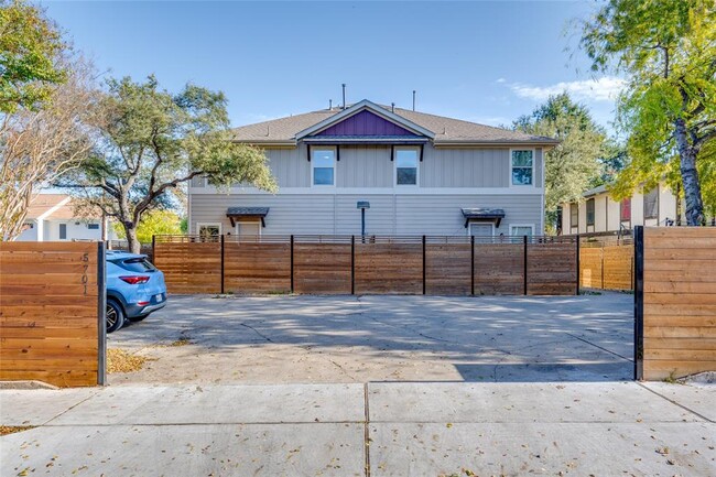Building Photo - 5701 Cougar Dr