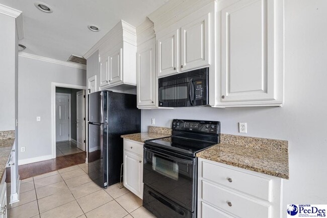 Building Photo - 1365 Millbank Dr