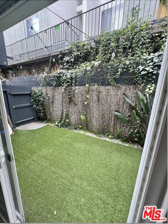 Building Photo - 1261 Laurel Ave