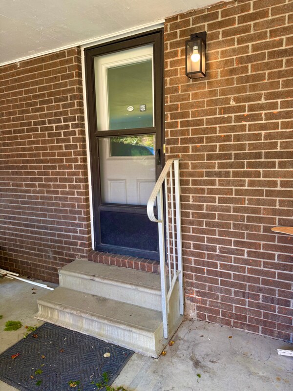 Building Photo - 597 Bluebird Dr