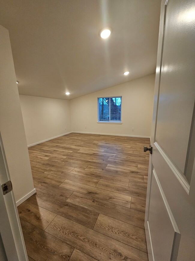 Building Photo - Secluded, Fully Remodeled 2-Bed Home on 2....