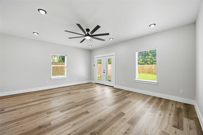 Building Photo - 1084 Junell St