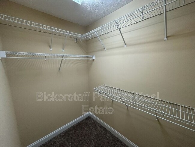 Building Photo - 385 Lee Rd 2141