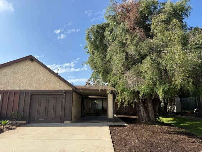 Building Photo - Beautifully Updated Camarillo Townhome