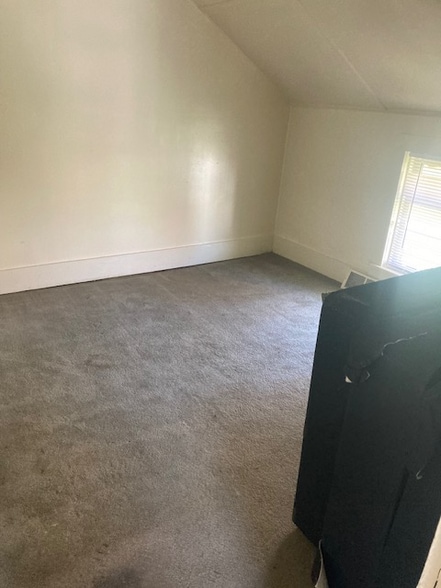 Building Photo - 213 Cunningham St