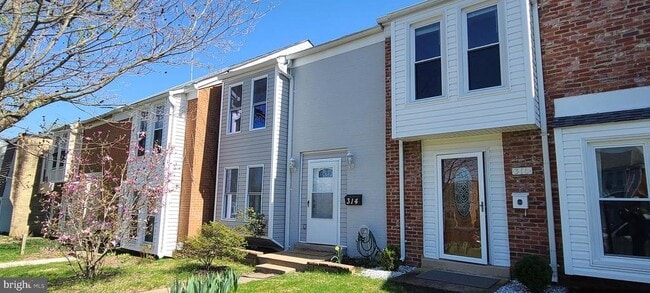 Building Photo - 314 Roanoke Dr SE
